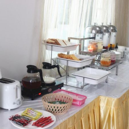 Sky Hotel 88 St. Янгон Экстерьер фото