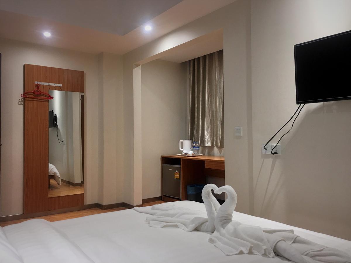 Sky Hotel 88 St. Янгон Экстерьер фото
