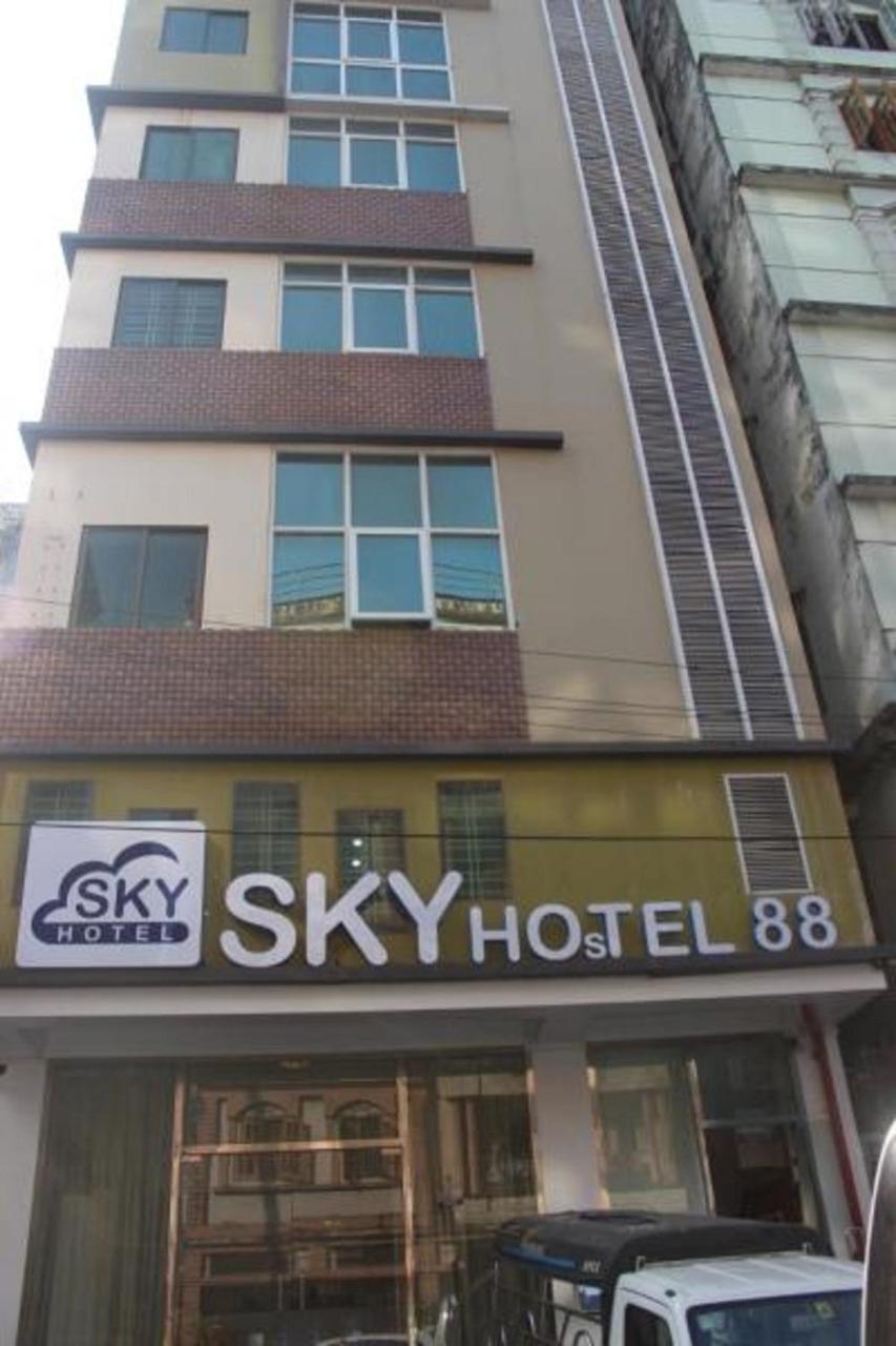 Sky Hotel 88 St. Янгон Экстерьер фото